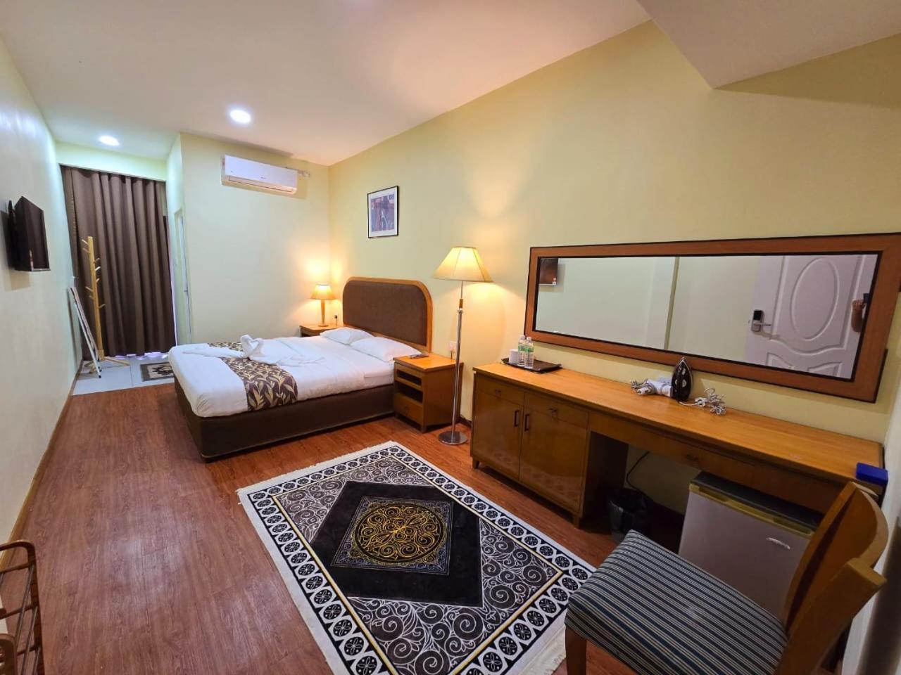 Grand Luxury Hotel سيمبورنا المظهر الخارجي الصورة